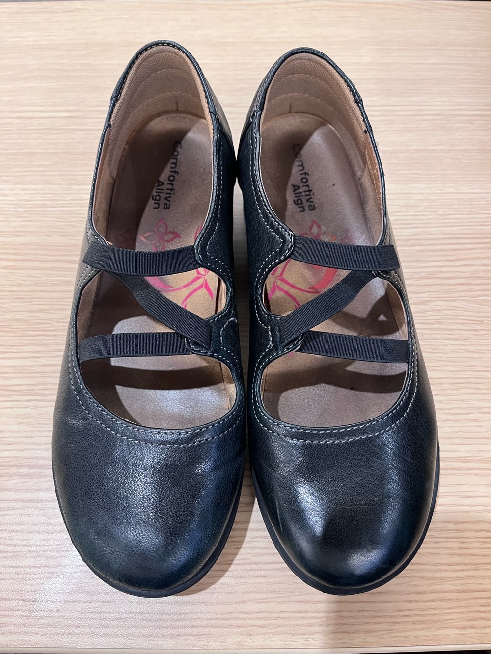 Comfortiva Black Leather Cross-Strap Mary Jane Flats